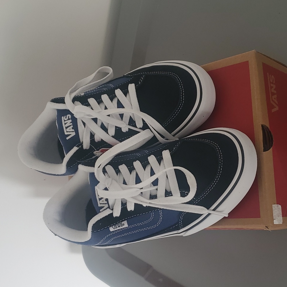 Vans Brand New in Box Men's Size 7